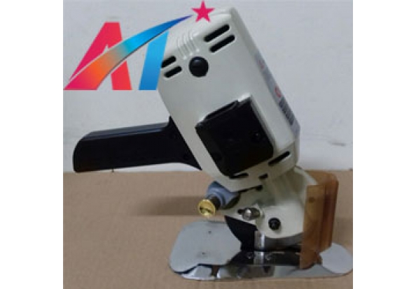 Máy cắt vãi cầm tay Octa RS100