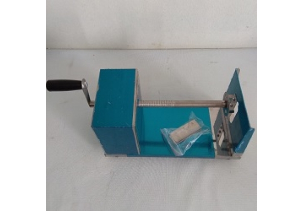Dụng cụ cắt khoai tây lốc xoáy