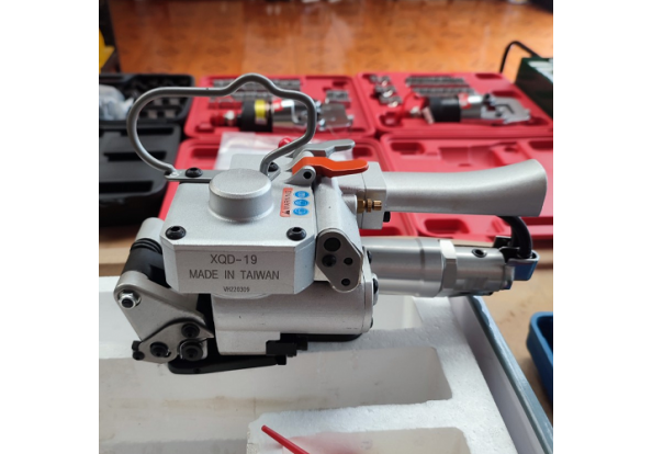 Máy xiết dây đai nhựa dùng khí nén XQD-19
