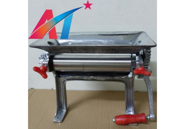 Máy cán khô mực quay tay loại lớn