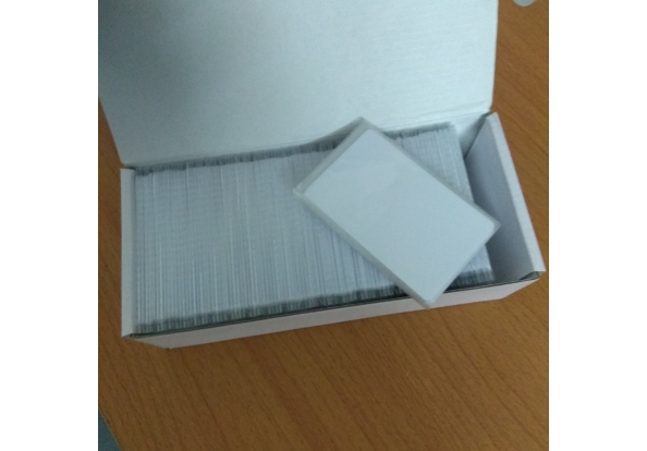 Thẻ cảm ứng mõng mifare dủng mở cửa ra vào 13.56MHZ